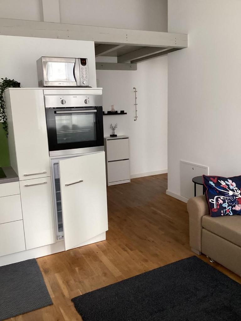 Tolle Zentrale Stadtwohnung In Berlin-weissensee-prenzlauer Berg *