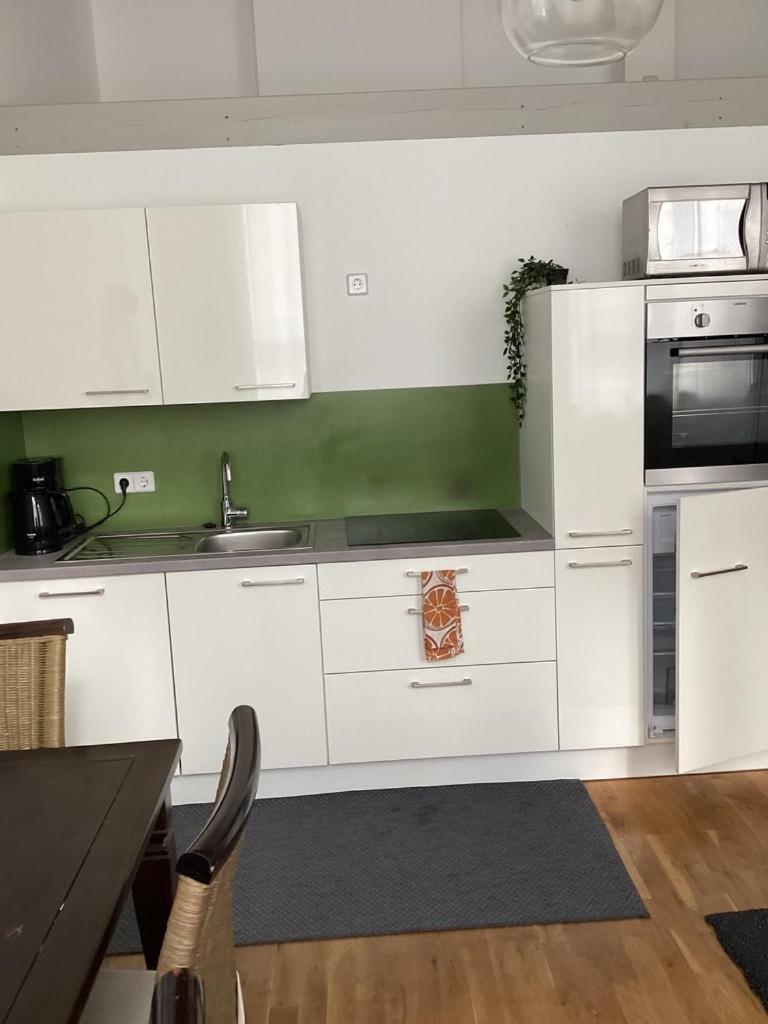 Tolle Zentrale Stadtwohnung In Berlin-weissensee-prenzlauer Berg Apartment *