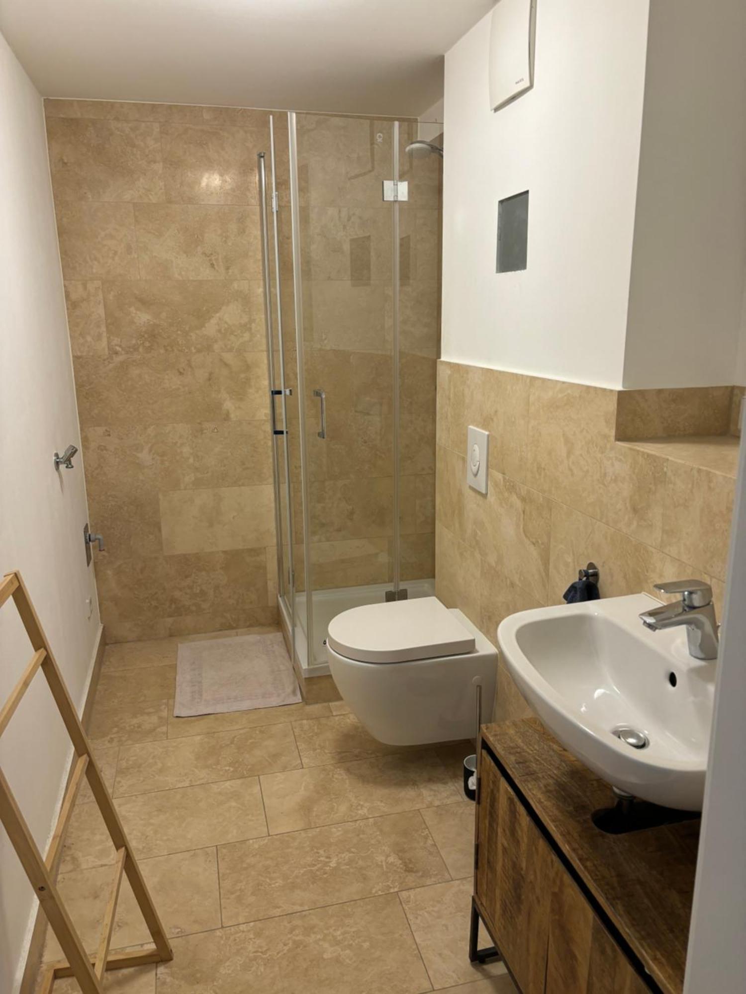 Tolle Zentrale Stadtwohnung In Berlin-weissensee-prenzlauer Berg Apartment Berlin