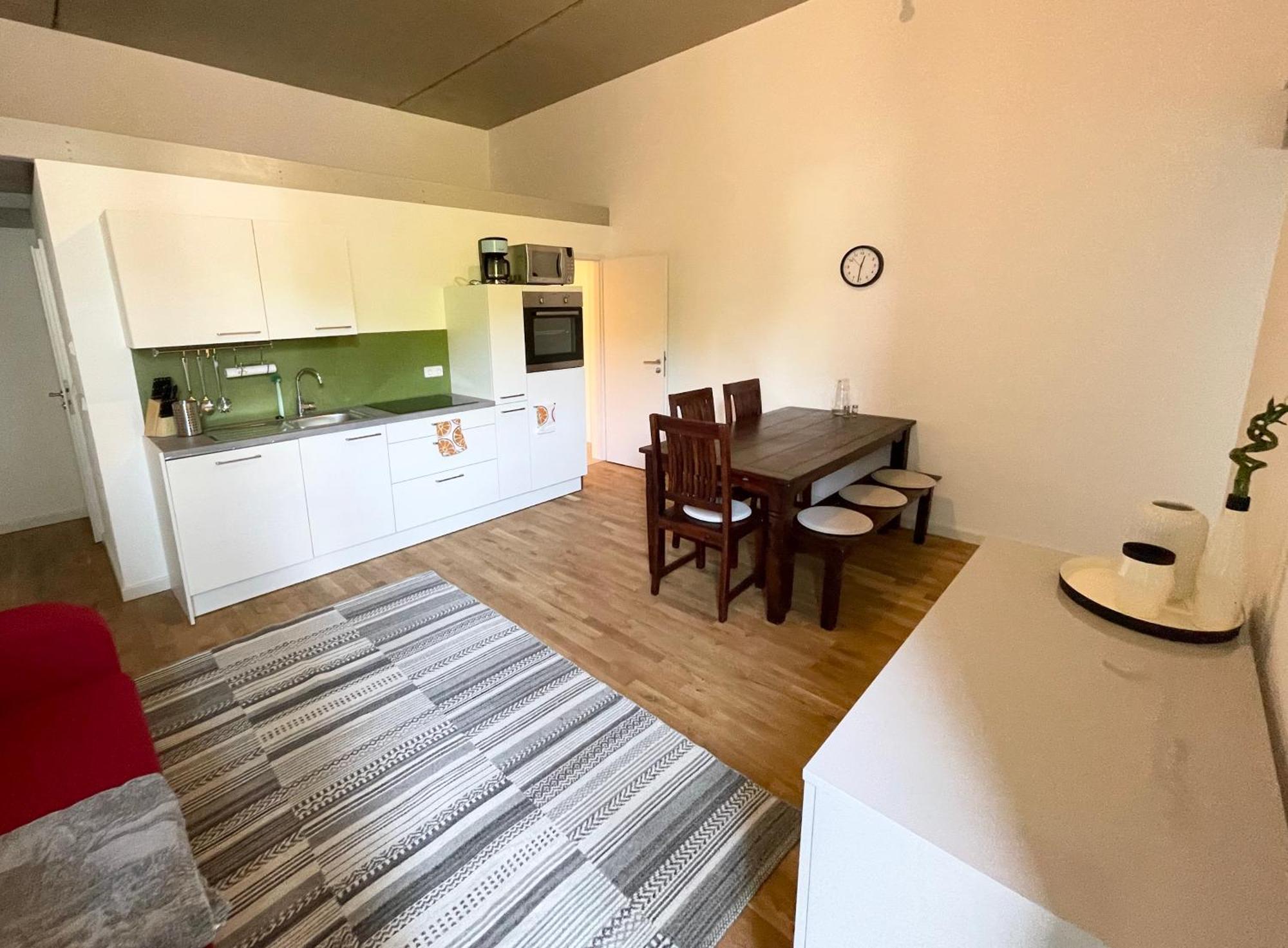 Tolle Zentrale Stadtwohnung In Berlin-weissensee-prenzlauer Berg Apartment *